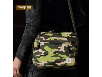 Troop London TRP0404 Brašna přes rameno vhodná i pro tablet (Camouflage)